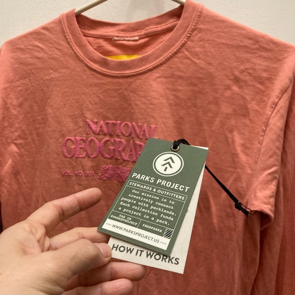 NWT National Geograpy x Park Project Legacy Puffy Print Long Sleeve Coral S - Picture 4 of 7